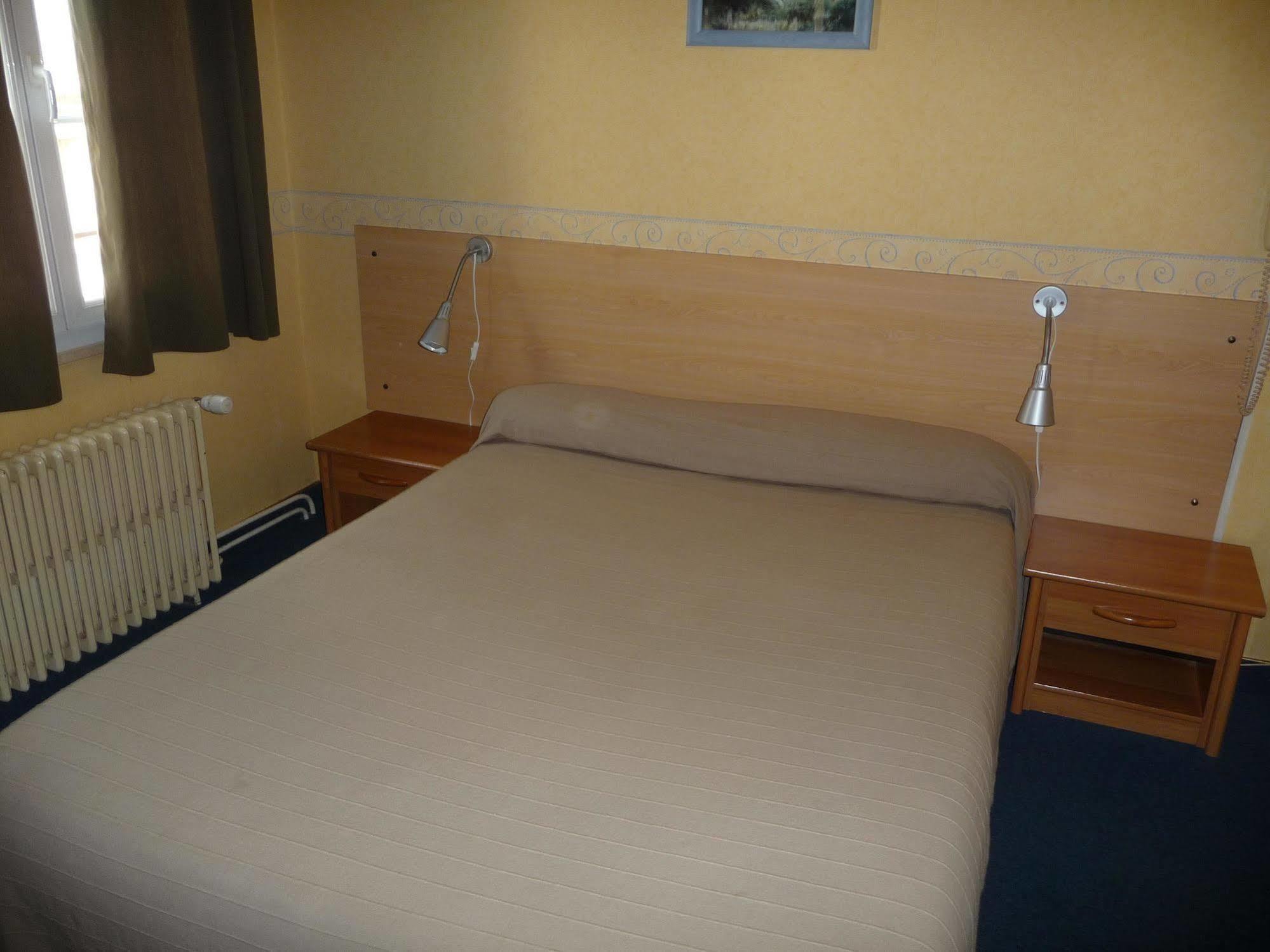 Le Petit Poucet Hotel 2*